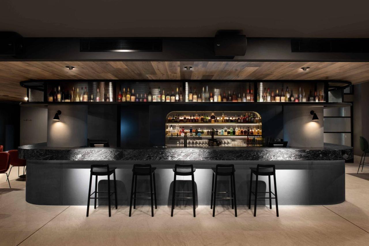 Midnight Hotel, Autograph Collection Canberra Eksteriør bilde The bar at the restaurant