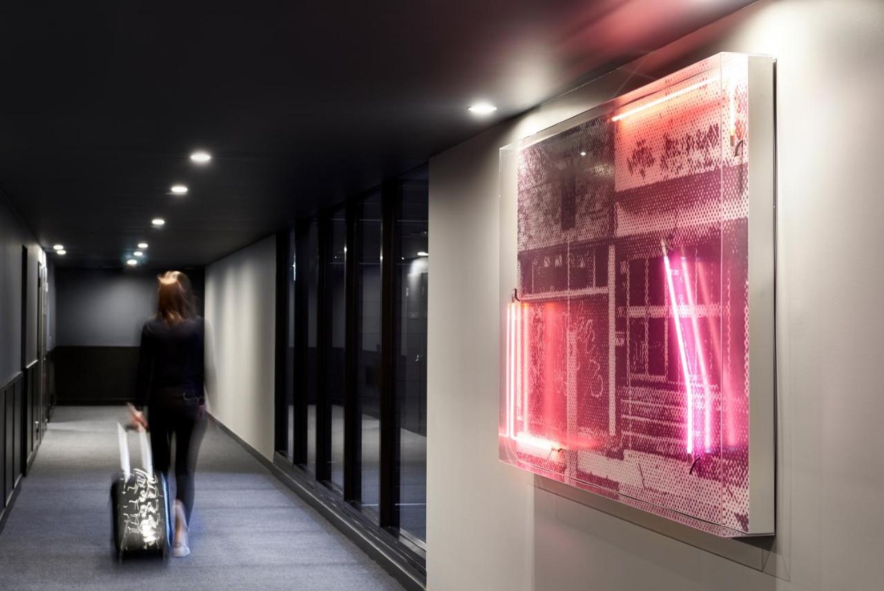 Midnight Hotel, Autograph Collection Canberra Eksteriør bilde Installation of the artwork "The Red Room" at the InterContinental London Park Lane